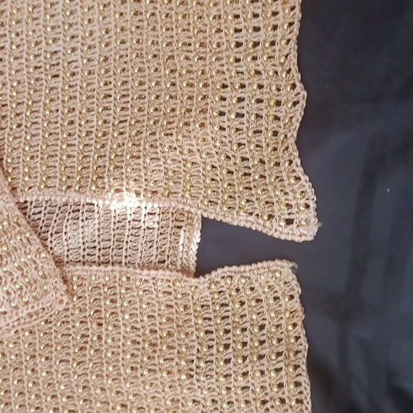 Crochet knit lightweight gold metallic cover top Sz M 3/4 sleeve w/gold beads. - Picture 4 of 5